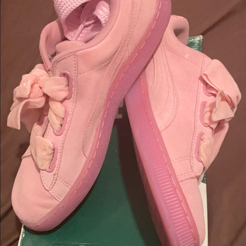 Women's Puma Sneakers